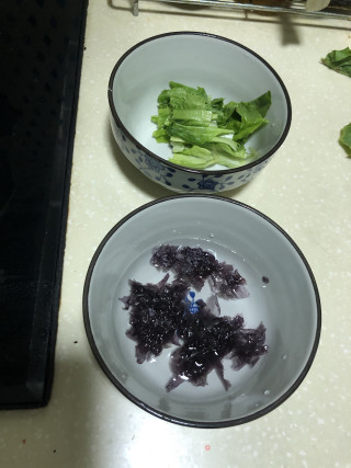 清红汤两味一口饺的做法步骤：4