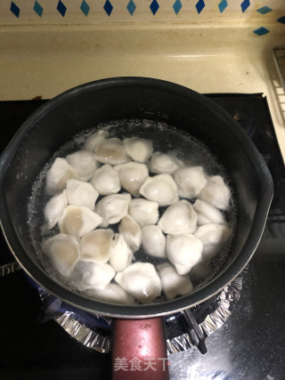 清红汤两味一口饺的做法步骤：5