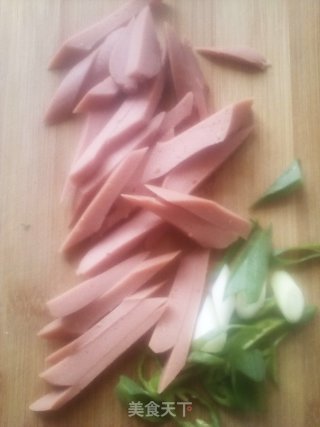 鸡蛋炒饭的做法步骤：1