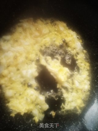 鸡蛋炒饭的做法步骤：2