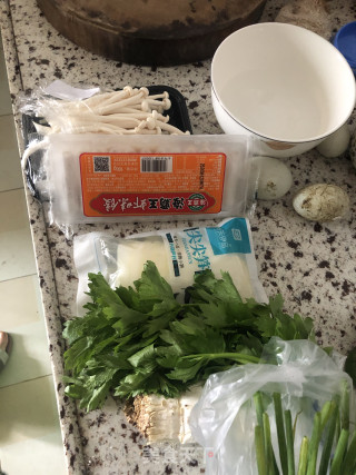 家庭版麻辣小火锅的做法步骤：3