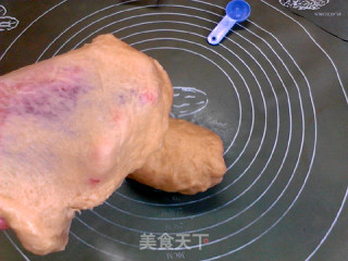 葱香奶油牛肉热狗肠面包的做法步骤：4