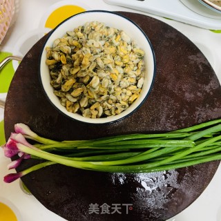 葱香海瓜子的做法步骤：2