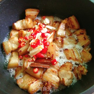 超级下饭肥而不腻的鹌鹑蛋红烧肉的做法步骤：6