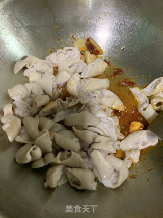 红烧肥肠的做法步骤：11