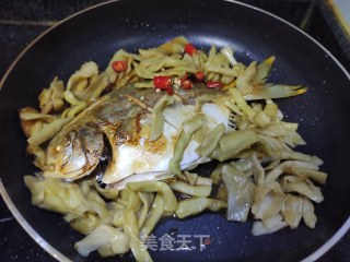 芋蒙焖鱼的做法步骤：6