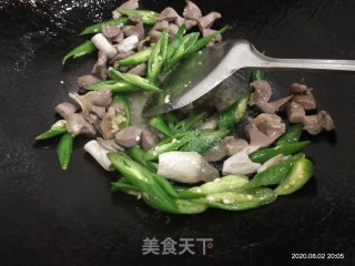 尖椒鸭胗的做法步骤：9