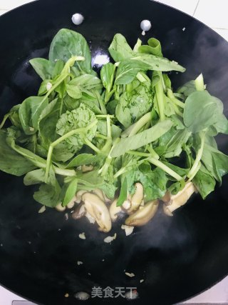 青菜香菇的做法步骤：2
