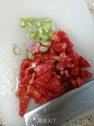 西红柿鸡蛋剪刀面的做法步骤：1