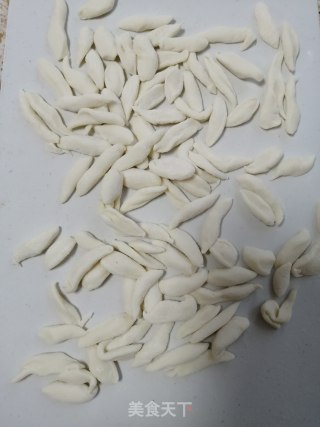 西红柿鸡蛋剪刀面的做法步骤：3