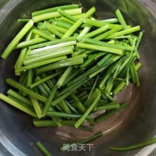 韭苔炒鱿鱼的做法步骤：3