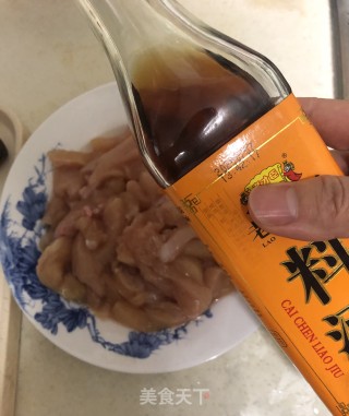糖醋鸡胸肉的做法步骤：2