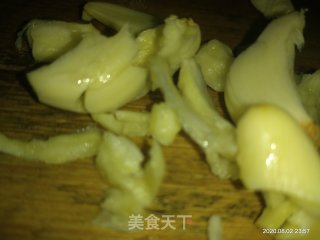 丝瓜炒鸡蛋的做法步骤：1