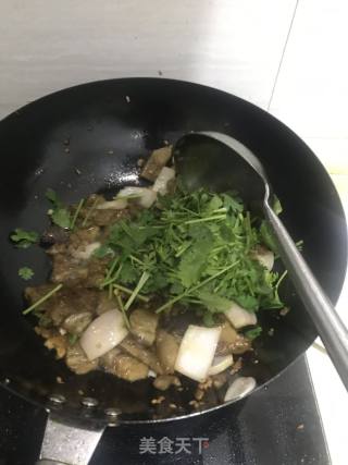 洋葱炒山粉圆子的做法步骤：10