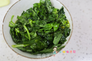 9个月以上辅食九层塔煎蛋面的做法步骤：2