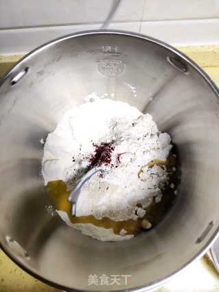 蝴蝶结馒头的做法步骤：1