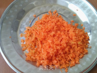 芹菜叶胡萝卜小饼的做法步骤：1
