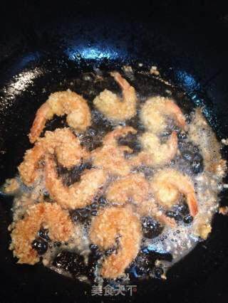 黄金脆皮虾，保证香嫩酥脆，省时便利又好吃!!!的做法步骤：5