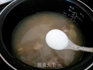 新鲜莲子排骨汤的做法步骤：6