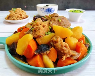 排骨炖香菇土豆胡萝卜的做法步骤：12