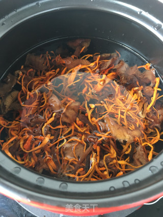 榛蘑虫草花炖鸽子的做法步骤：7
