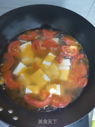 番茄鸡蛋豆腐汤的做法步骤：5