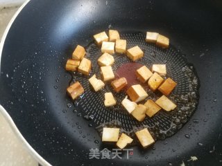 秋葵香干炒蛋的做法步骤：5