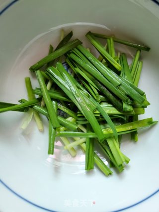 韭菜牛肉年糕汤的做法步骤：2