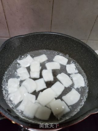 韭菜牛肉年糕汤的做法步骤：3