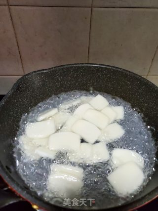 韭菜牛肉年糕汤的做法步骤：4