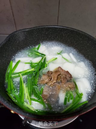 韭菜牛肉年糕汤的做法步骤：5