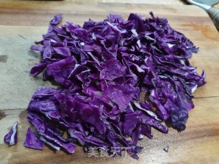 肉末紫甘蓝炒粉丝的做法步骤：4