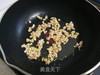 肉末紫甘蓝炒粉丝的做法步骤：5