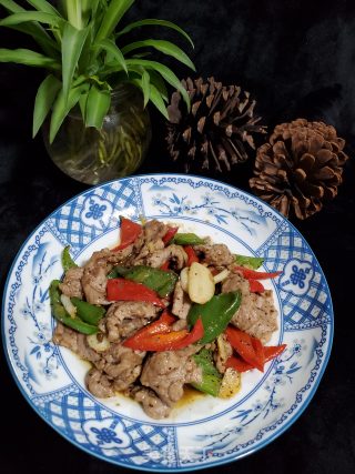 青红椒炒黑椒牛肉的做法步骤：8