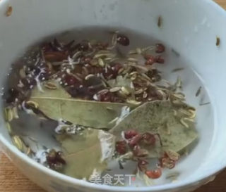 五香花生的做法步骤：1