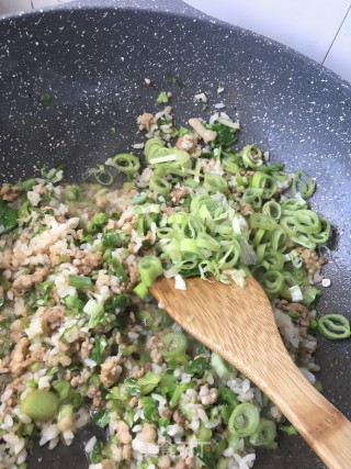 毛豆玉米蛋炒饭的做法步骤：18