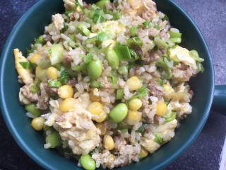 毛豆玉米蛋炒饭的做法步骤：21