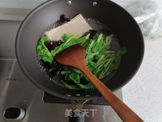 家庭版菜包子的做法步骤：5