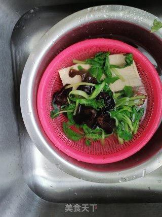 家庭版菜包子的做法步骤：6
