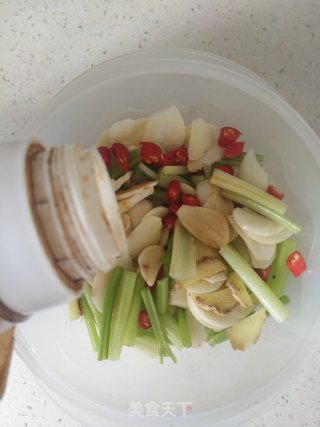 夜宵下酒菜：腌蒜片的做法步骤：9