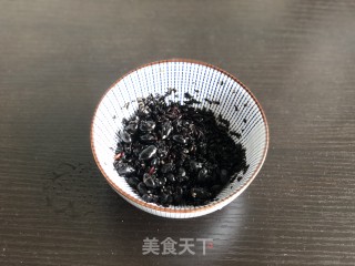 养生黑芝麻豆浆的做法步骤：1