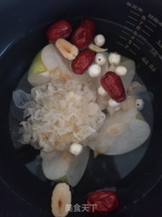 银耳百合莲子茶的做法步骤：3