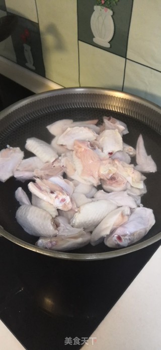 卤鸡翅的做法步骤：1