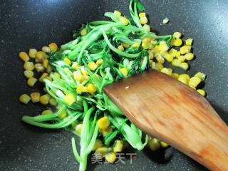 玉米粒炒鸡毛菜的做法步骤：6