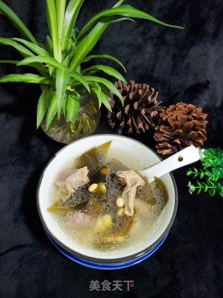 护心肉煲海带黄豆汤的做法步骤：8