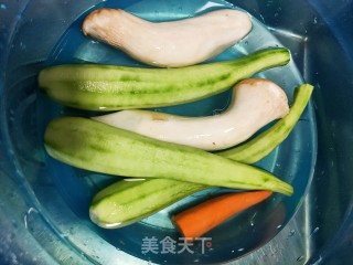 蚝油杏鲍菇炒丝瓜的做法步骤：1