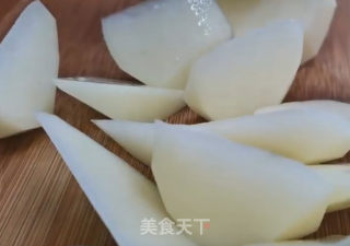 红烧土豆的做法步骤：1