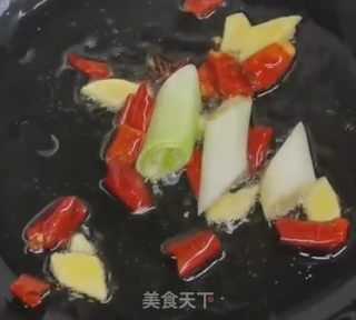 红烧土豆的做法步骤：4