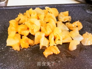 港式花胶鸡打边炉的做法步骤：4