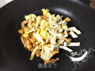 黑椒鸡排拌面皮的做法步骤：4